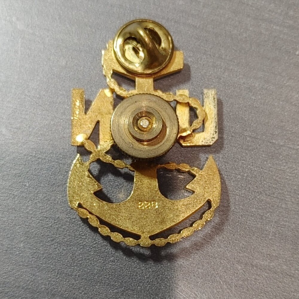 USN Navy Anchor Pin Gold and Silver Metal Military - Picture 2 of 5
